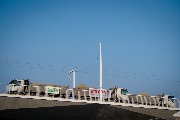 FOTOGALERIE: Zatěžovací zkouška Dvoreckého mostu