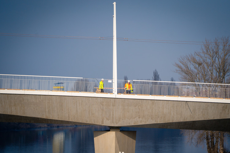 FOTOGALERIE: Zatěžovací zkouška Dvoreckého mostu