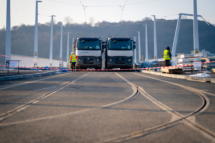 FOTOGALERIE: Zatěžovací zkouška Dvoreckého mostu