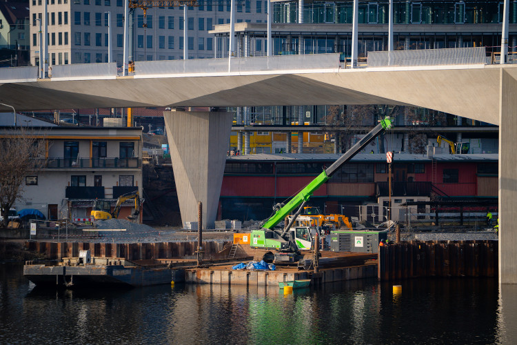 FOTOGALERIE: Zatěžovací zkouška Dvoreckého mostu