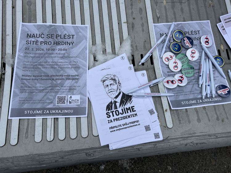 GALERIE: V Hradci Králové se na podporu prezidenta sešly stovky lidí