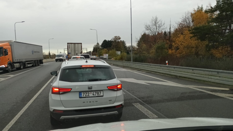 FOTOGALERIE: Před otevřením D1 byl Přerov zacpaný auty a kamiony