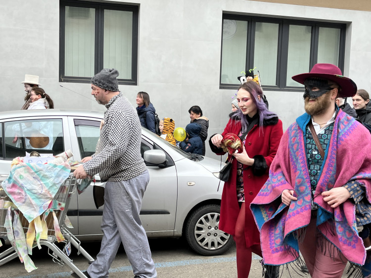Okolí Káznice ožilo masopustem. Průvod vedla nevěsta s rostoucím břichem