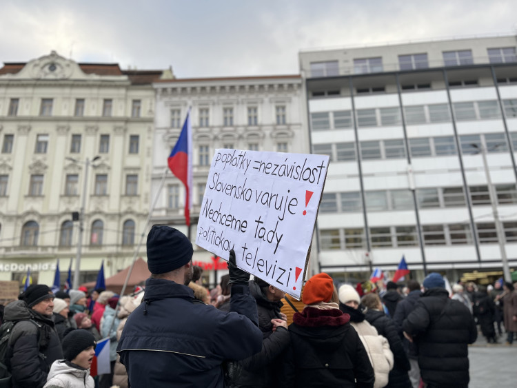 FOTO: Svoboďák praská ve švech. V Brně přišly prezidenta podpořit tisíce lidí