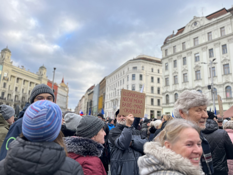 FOTO: Svoboďák praská ve švech. V Brně přišly prezidenta podpořit tisíce lidí