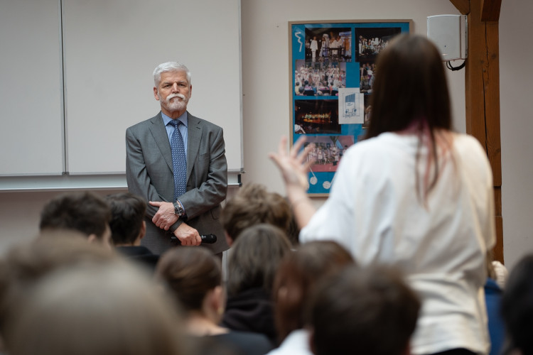 FOTOGALERIE: Návštěva prezidenta Pavla na ZŠ Generála Františka Fajtla