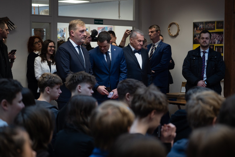 FOTOGALERIE: Návštěva prezidenta Pavla na ZŠ Generála Františka Fajtla