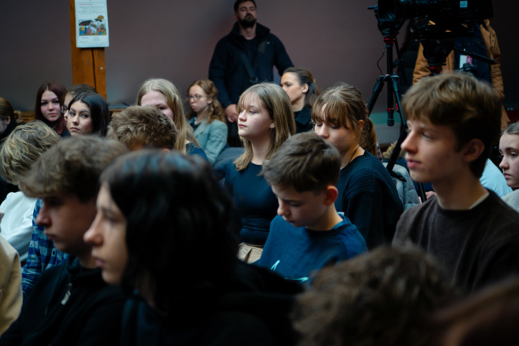 FOTOGALERIE: Návštěva prezidenta Pavla na ZŠ Generála Františka Fajtla