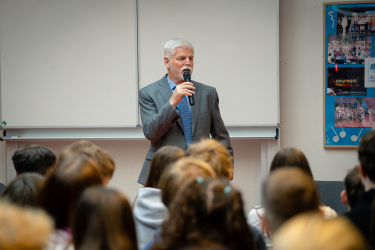 FOTOGALERIE: Návštěva prezidenta Pavla na ZŠ Generála Františka Fajtla