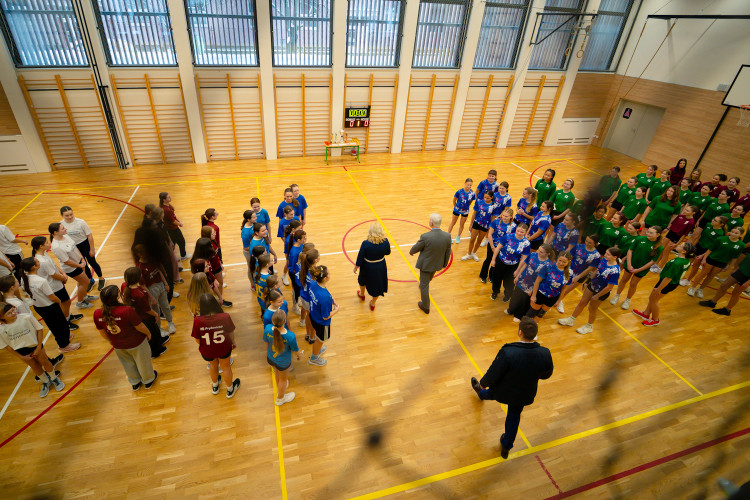 FOTOGALERIE: Návštěva prezidenta Pavla na ZŠ Generála Františka Fajtla