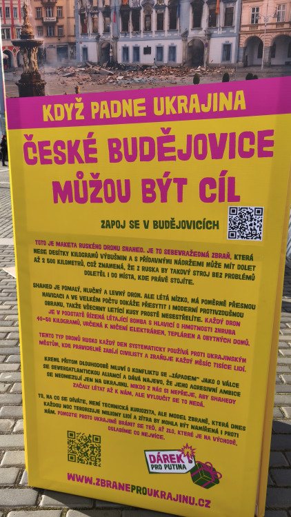 Společně za Ukrajinu. V Budějovicích si stovky lidí připomněly výročí invaze