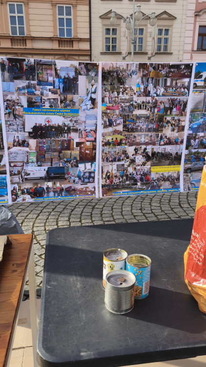 Společně za Ukrajinu. V Budějovicích si stovky lidí připomněly výročí invaze