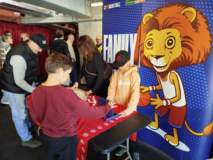 Basketbalový zápas ZVVZ USK Praha - Žabiny Brno