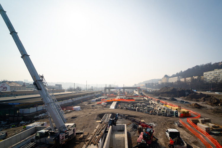 FOTO: Smíchovské nádraží roste před očima. První nástupiště dokončí letos