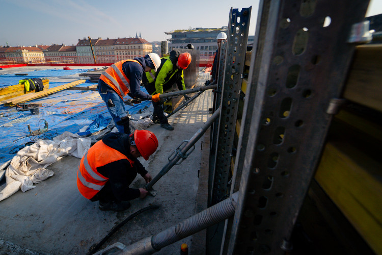FOTO: Smíchovské nádraží roste před očima. První nástupiště dokončí letos
