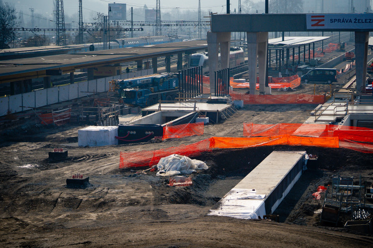 FOTO: Smíchovské nádraží roste před očima. První nástupiště dokončí letos