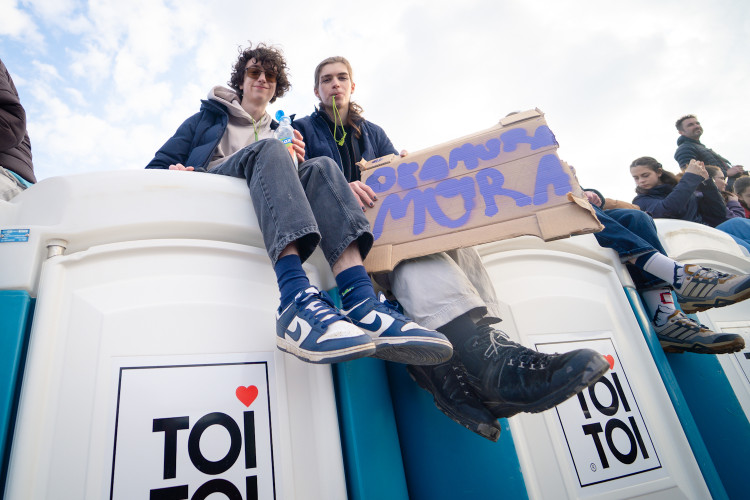 FOTOGALERIE: Podívejte se, jak probíhala demonstrace na Letné