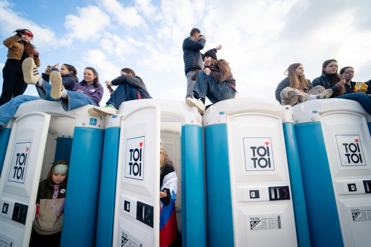 FOTOGALERIE: Podívejte se, jak probíhala demonstrace na Letné