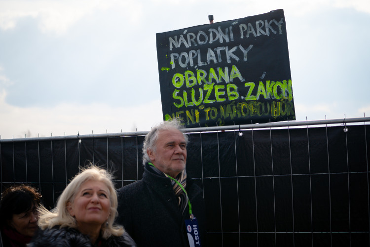 FOTOGALERIE: Podívejte se, jak probíhala demonstrace na Letné