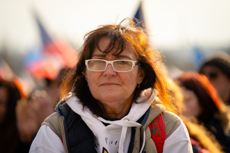 FOTOGALERIE: Podívejte se, jak probíhala demonstrace na Letné