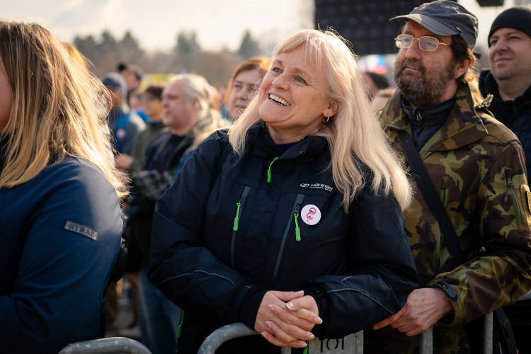 FOTOGALERIE: Podívejte se, jak probíhala demonstrace na Letné