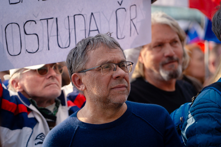 FOTOGALERIE: Podívejte se, jak probíhala demonstrace na Letné
