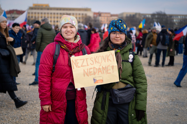 FOTOGALERIE: Podívejte se, jak probíhala demonstrace na Letné