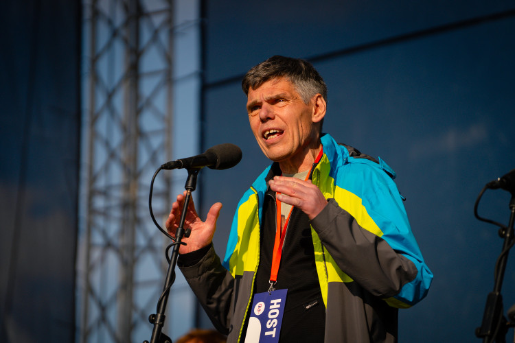 FOTOGALERIE: Podívejte se, jak probíhala demonstrace na Letné