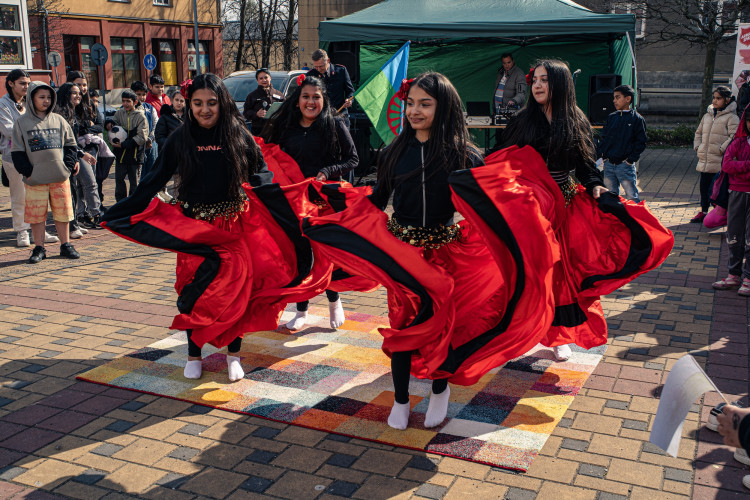 FOTOGALERIE: Hudba, tanec a radost. Romové v Havířově oslavili svůj svátek
