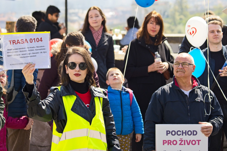FOTOGALERIE: Kočárky i klepeta. Pochod pro život měl v Praze divoký průběh