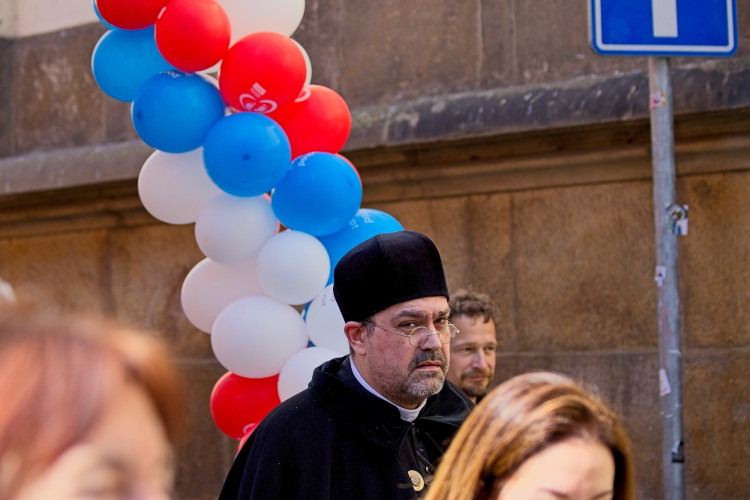FOTOGALERIE: Kočárky i klepeta. Pochod pro život měl v Praze divoký průběh