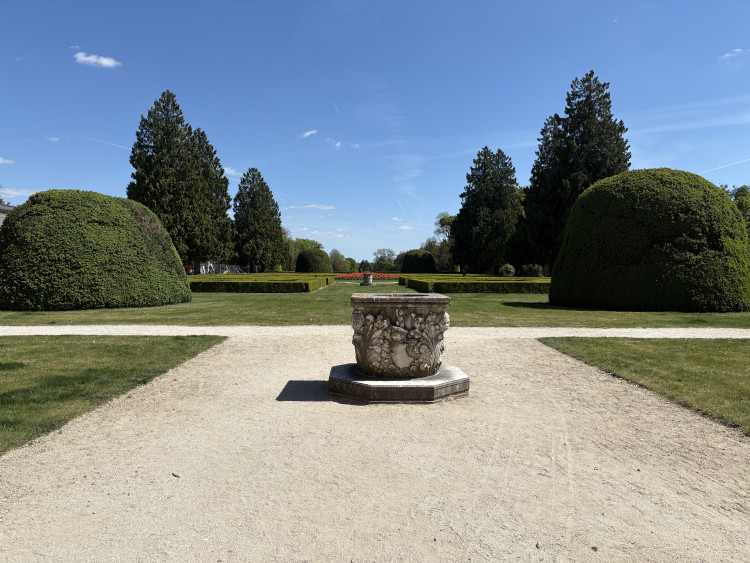 FOTO: Rozkvetlé zahrady i prosluněná kolonáda. Lidé si užívají jaro v Lednici