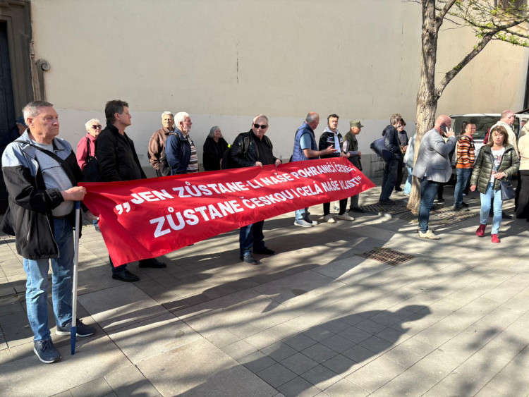 FOTOGALERIE: V Brně se protestovalo proti sjezdu sudetských Němců.