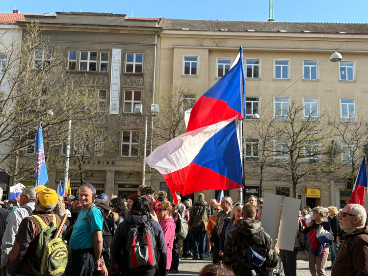 FOTOGALERIE: V Brně se protestovalo proti sjezdu sudetských Němců.