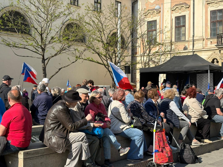 FOTOGALERIE: V Brně se protestovalo proti sjezdu sudetských Němců.