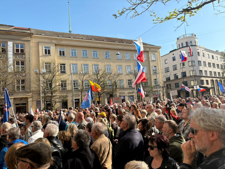 FOTOGALERIE: V Brně se protestovalo proti sjezdu sudetských Němců.