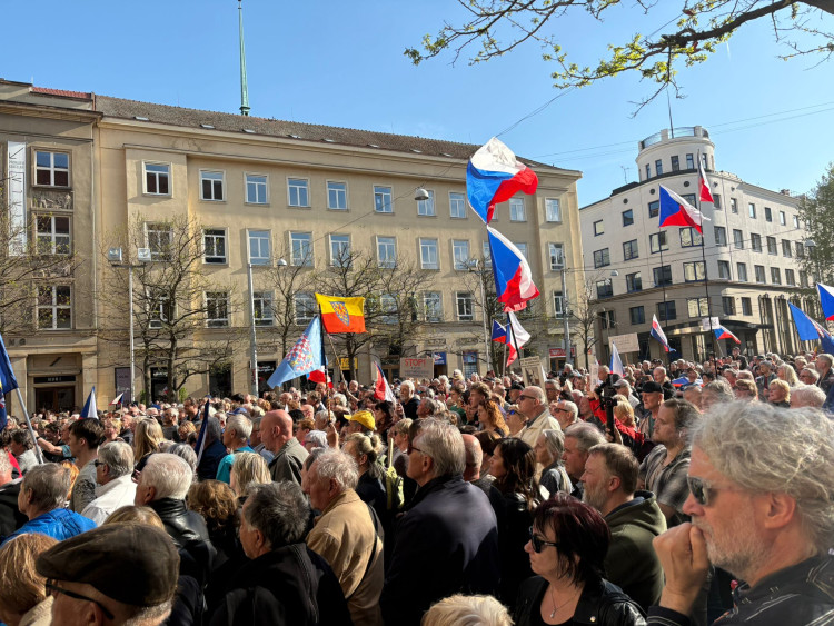 FOTOGALERIE: V Brně se protestovalo proti sjezdu sudetských Němců.