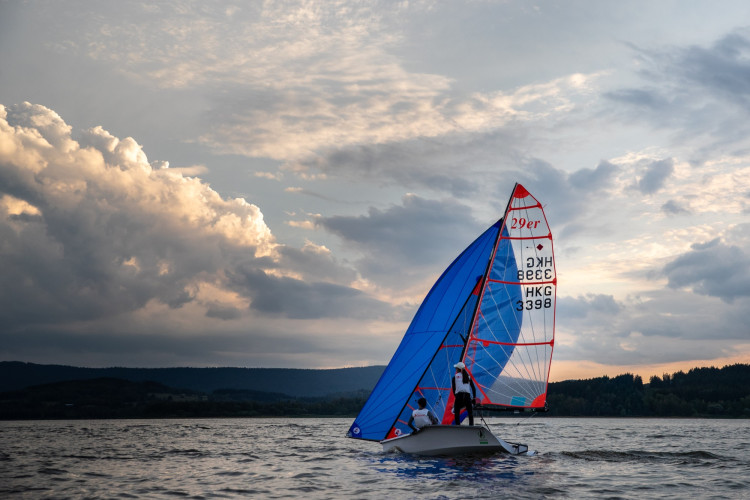 FOTO: Lipno zná mistry Evropy v jachtingu ve třídě 29er