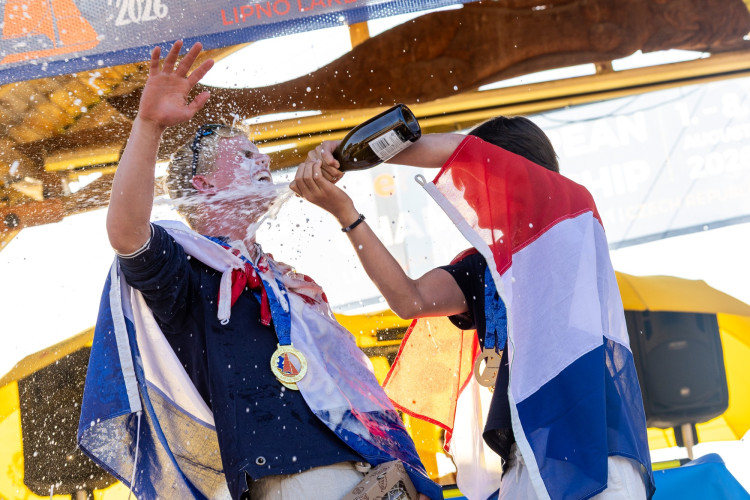 FOTO: Lipno zná mistry Evropy v jachtingu ve třídě 29er