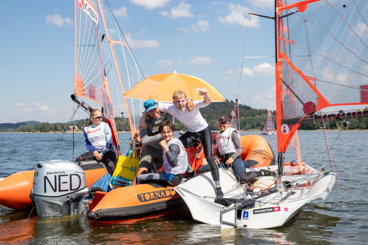 FOTO: Lipno zná mistry Evropy v jachtingu ve třídě 29er