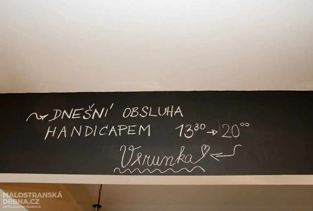 Kavárna, kde se spojuje zdravý svět s handicapovaným