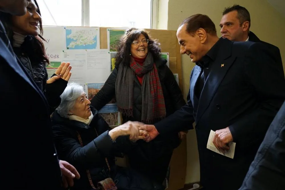 Silvio Berlusconi se vrací.