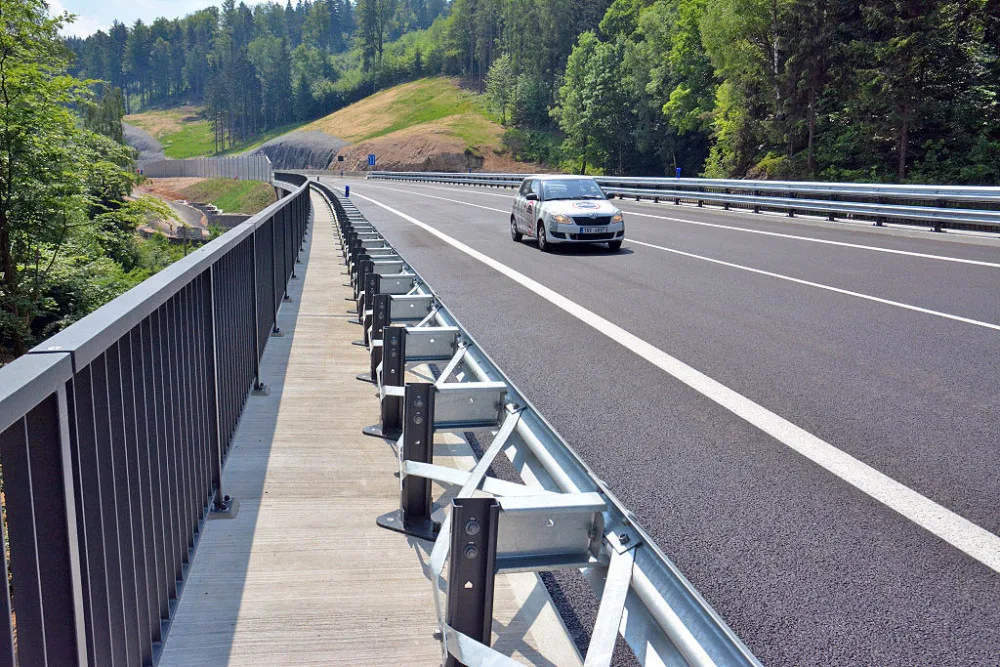 Nová silnice otevřela. Cesta mezi Libercem a Jabloncem se zkrátí na minuty.