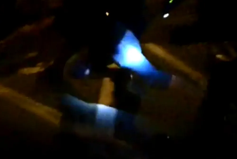 Policista v Brně bez varování sundal mladíka taserem.