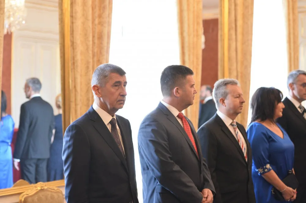 Prezident Zeman jmenoval druhou Babišovu vládu.