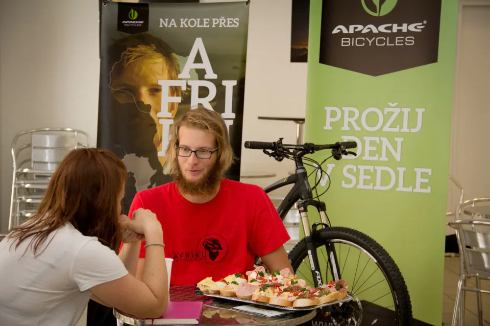 Expedice Na kole přes Afriku je u konce. Tadeáš Šíma přejel kontinent od severu na jih.