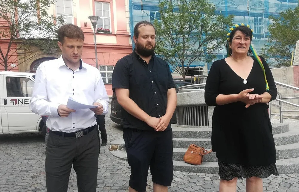 Zleva Matěj Hollan, Martin freund, Bára Antonová.