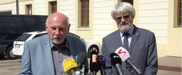 Tisková konference po jednání.