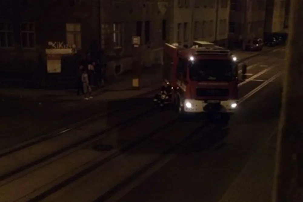 Anonym nahlásil bombu v liberecké ubytovně. Policisté evakuovali 120 lidí.