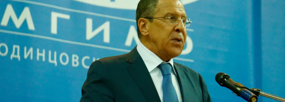 Absolventem MGIMO je i ruský ministr zahraničí Sergej Lavrov.